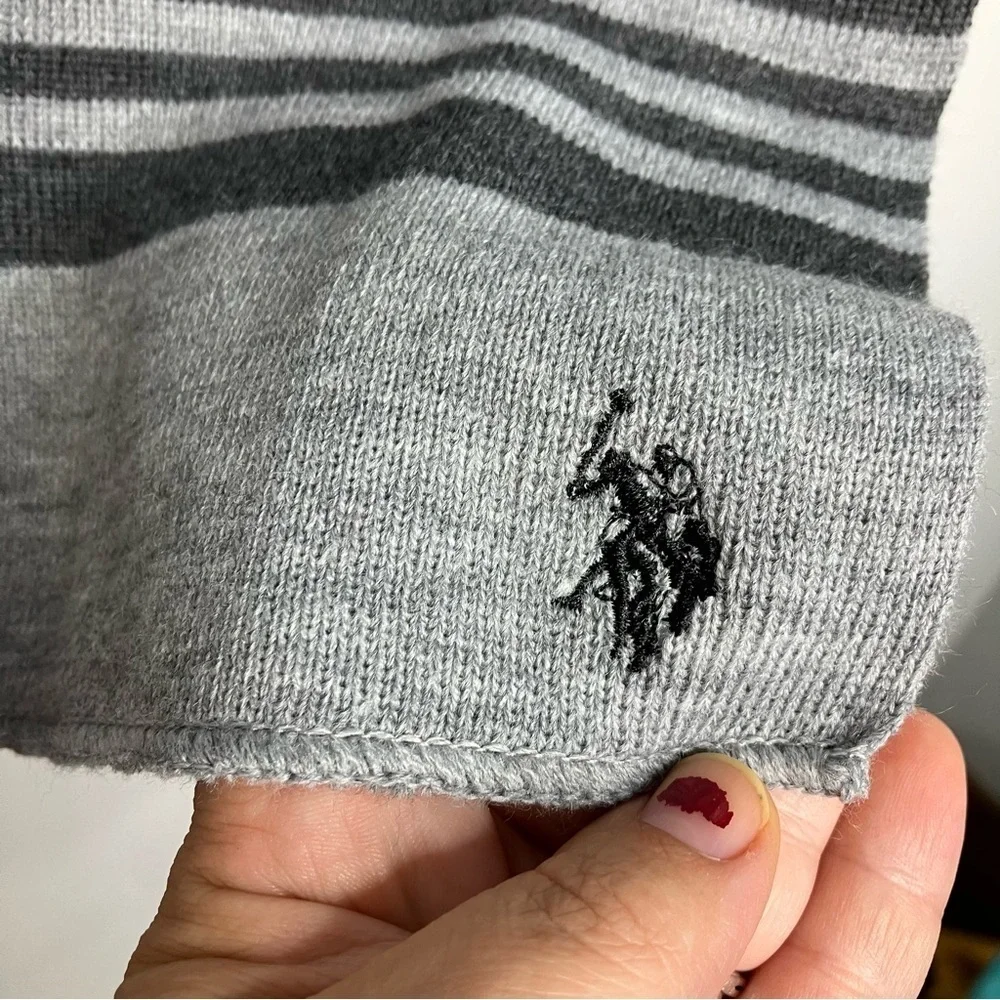 U.S. Polo Assn. gray knit scarf‎ one size